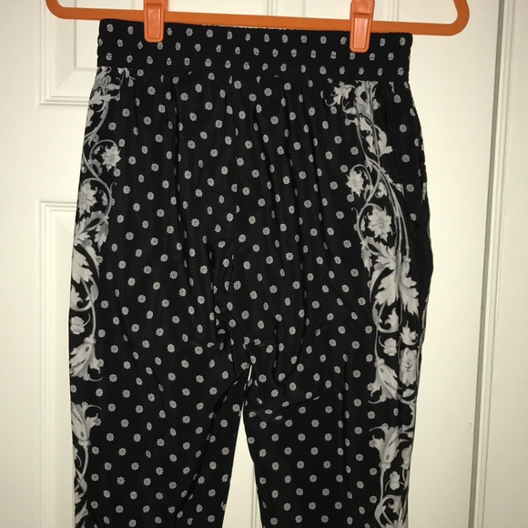 Women’s WAYF pants - Picture 2 of 4